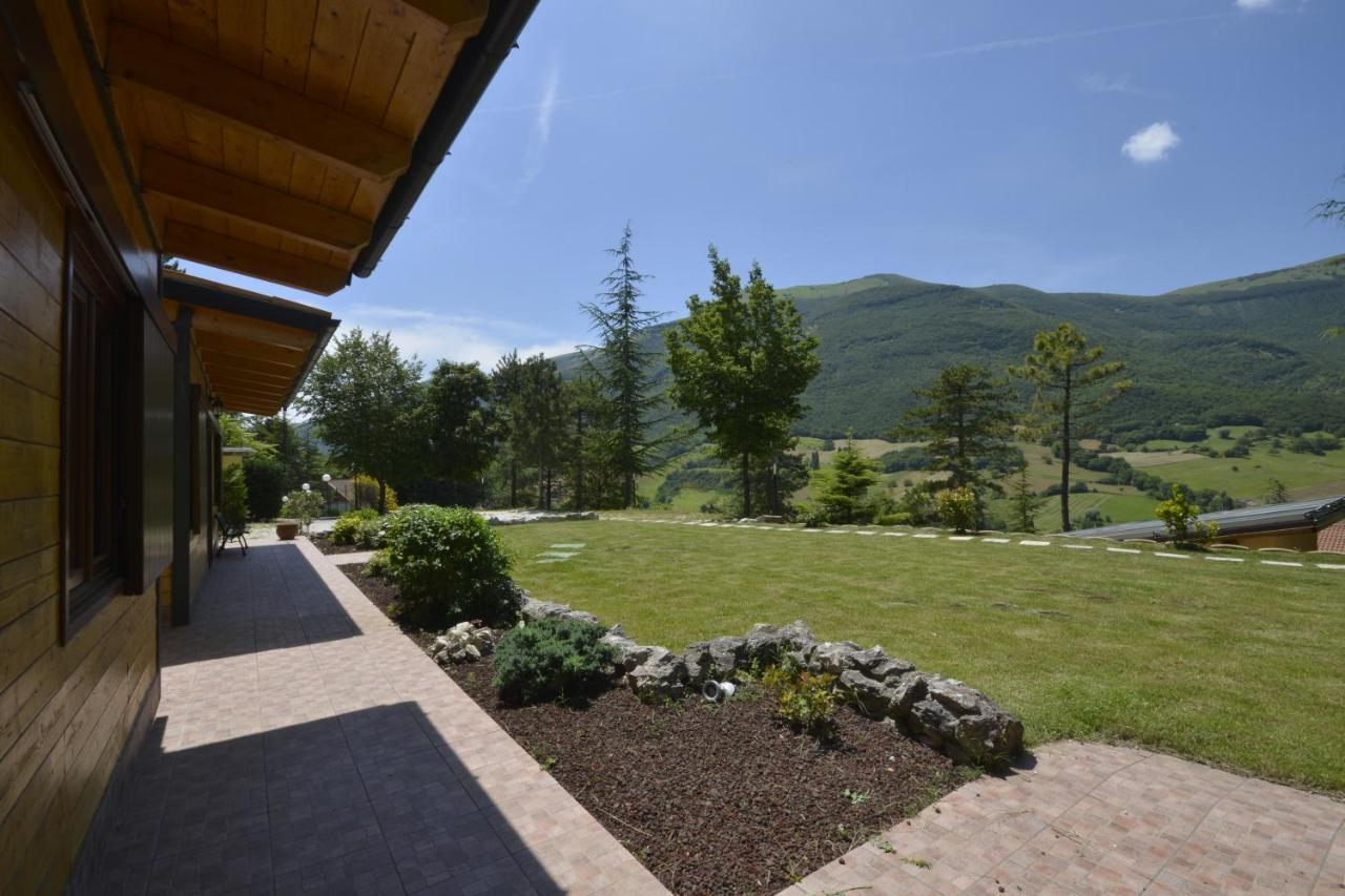 Hotel Pineta Ristorante Country House In Fabriano Campodonico  Kültér fotó