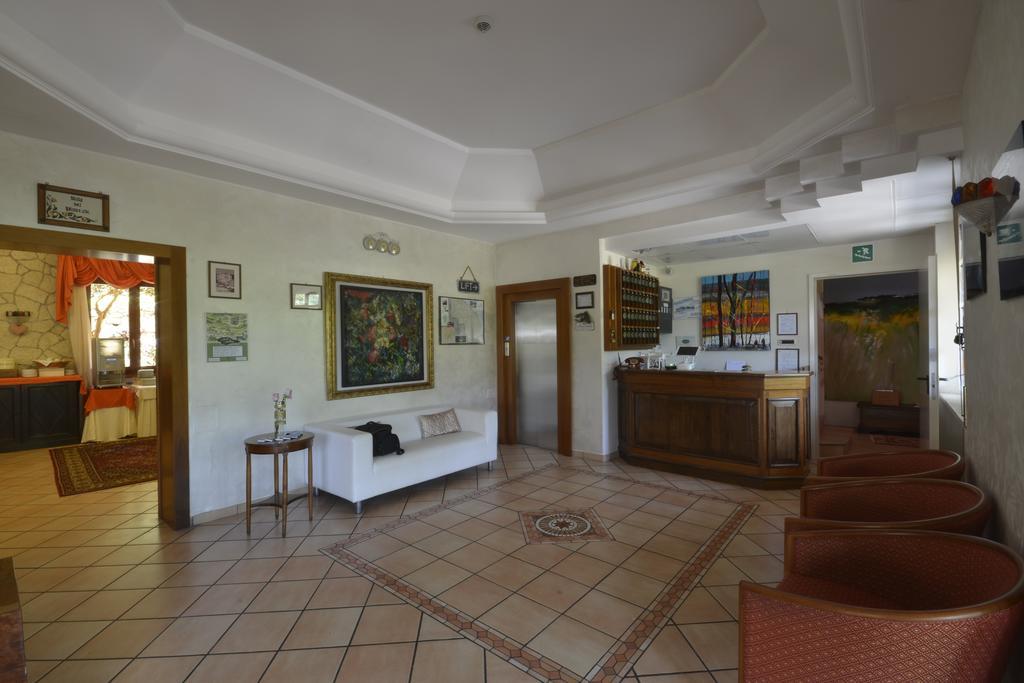 Hotel Pineta Ristorante Country House In Fabriano Campodonico  Kültér fotó